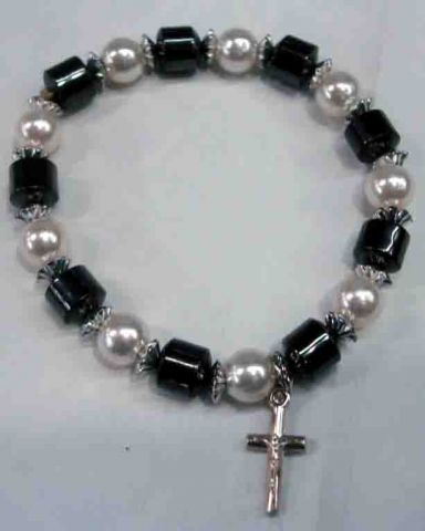 Bratara din hematite si perle