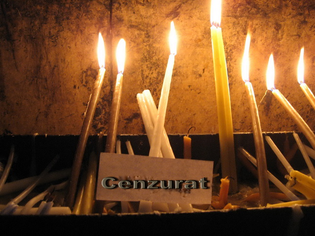 Aprinde o lumânare în Biserica Sfântului Mormânt, Ierusalim
